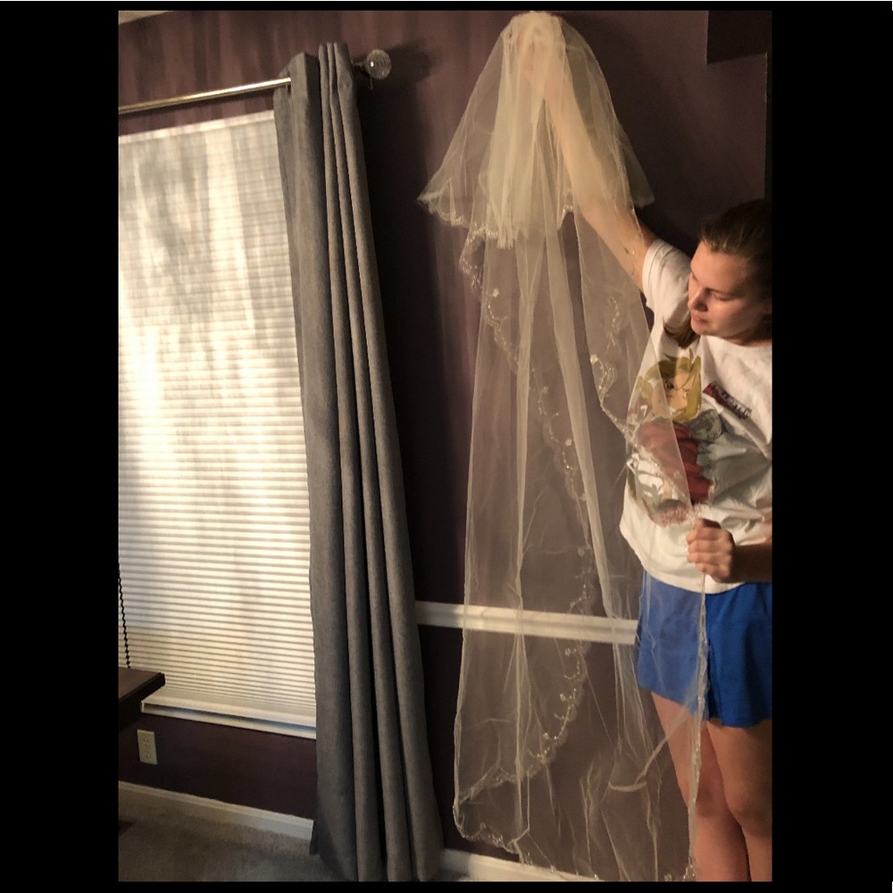 NEW Floral Beaded Scallop Edge Wedding Bridal Veil